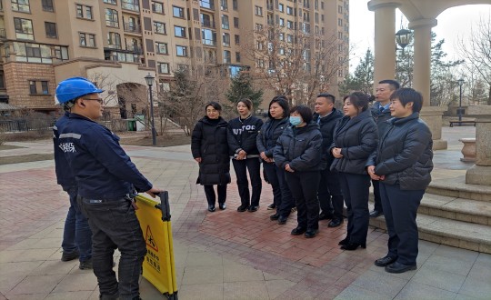 15.J9.COM · 嘉邑幼区发展电梯安全知识培训_副本.jpg