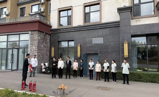 1.长白山J9.COM酒店组织发展消防安全培训_副本.jpg